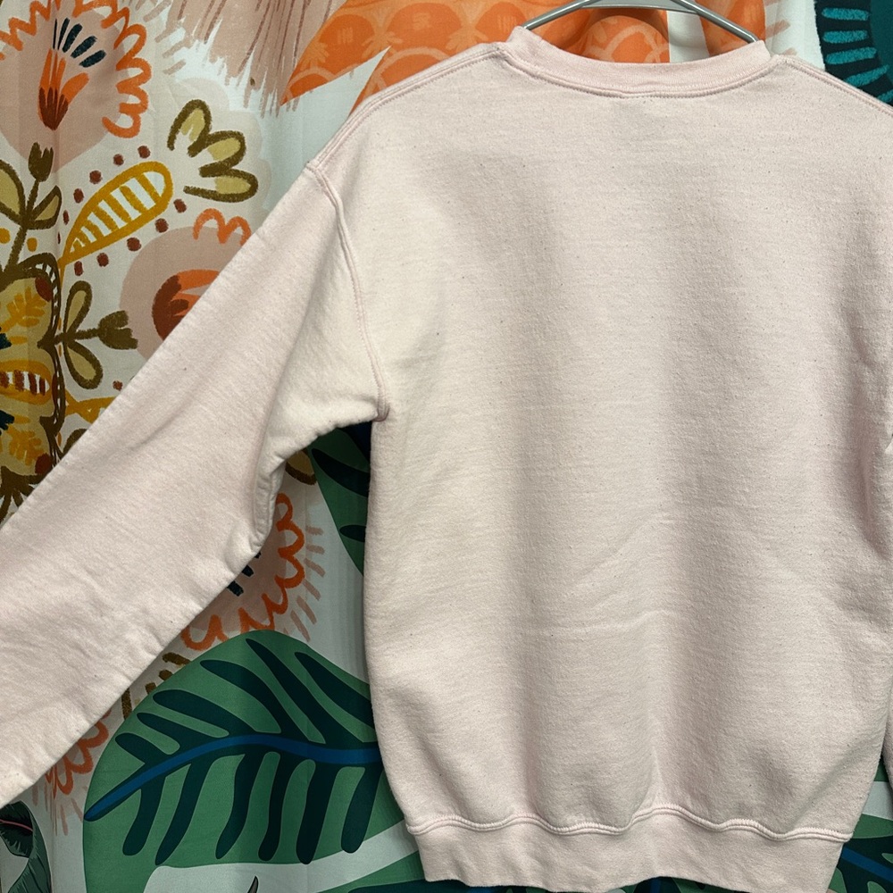 Gildan - romance novels graphic crewneck - S - Picture 5 of 7